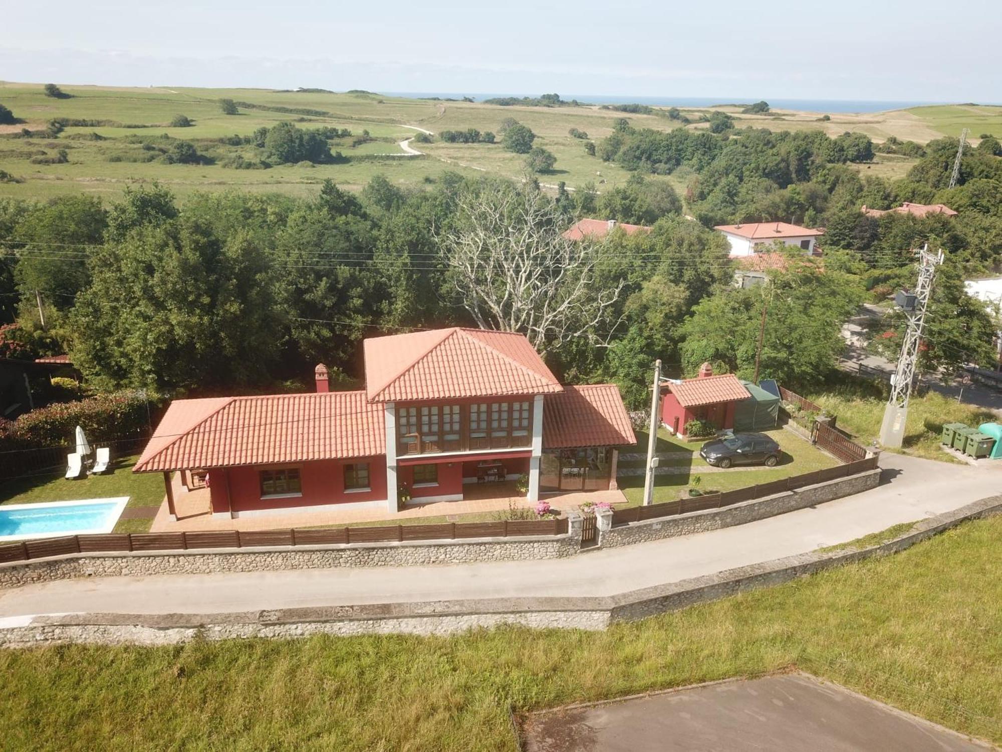 Vila La Casa Roja Asturias Hontoria Exteriér fotografie